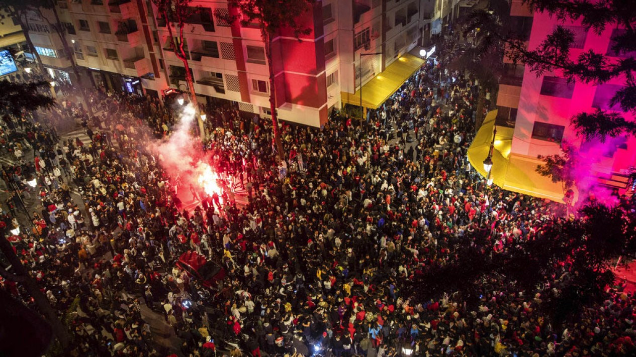 Warga Maroko Bersuka Cita Usai Menang Atas Spanyol