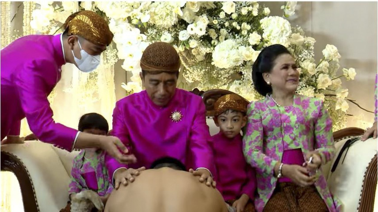 Sungkeman Usai Prosesi Siraman Kaesang