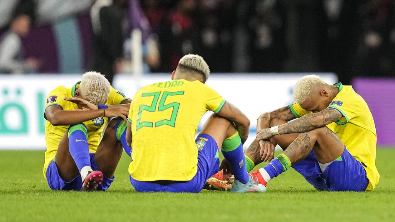 Motret Muram Para Pemain Brasil Nangis Bareng Usai Kalah