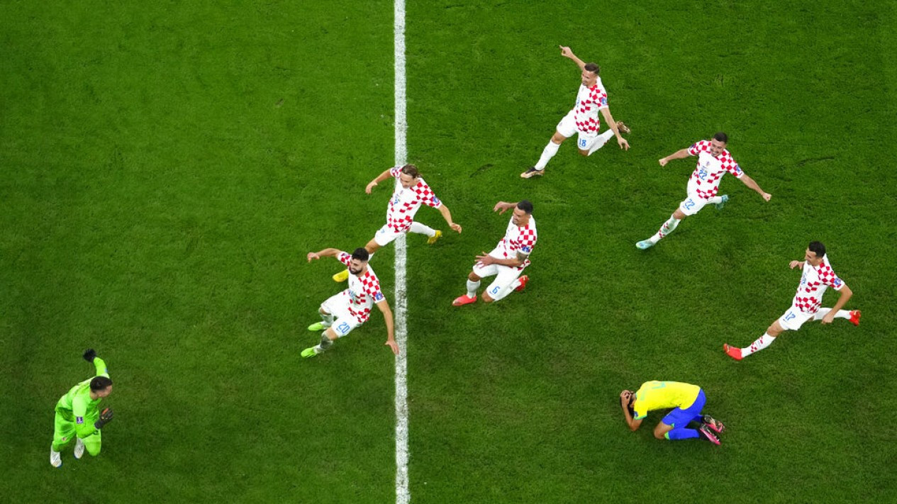 Motret Muram Para Pemain Brasil Nangis Bareng Usai Kalah