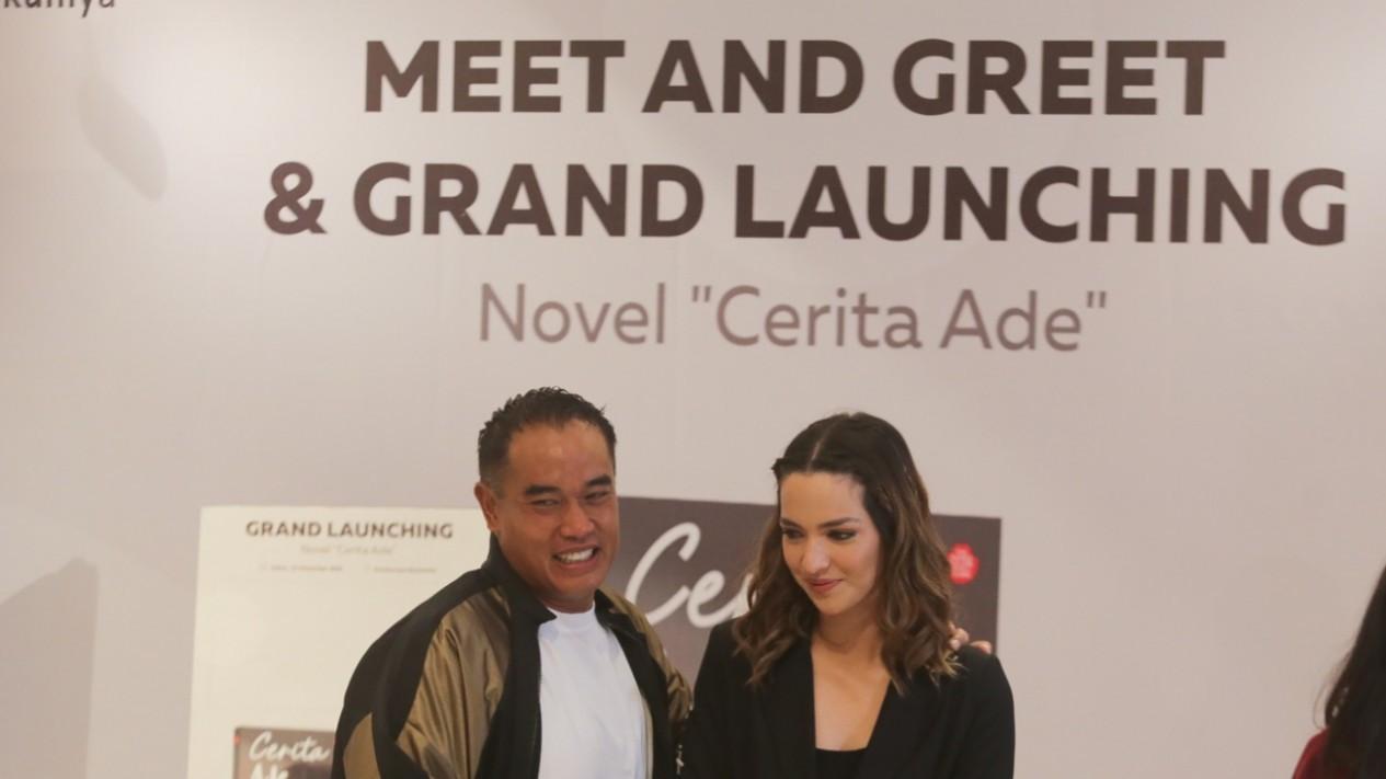 Nia Ramadhani, Launching Novel Cerita Ade