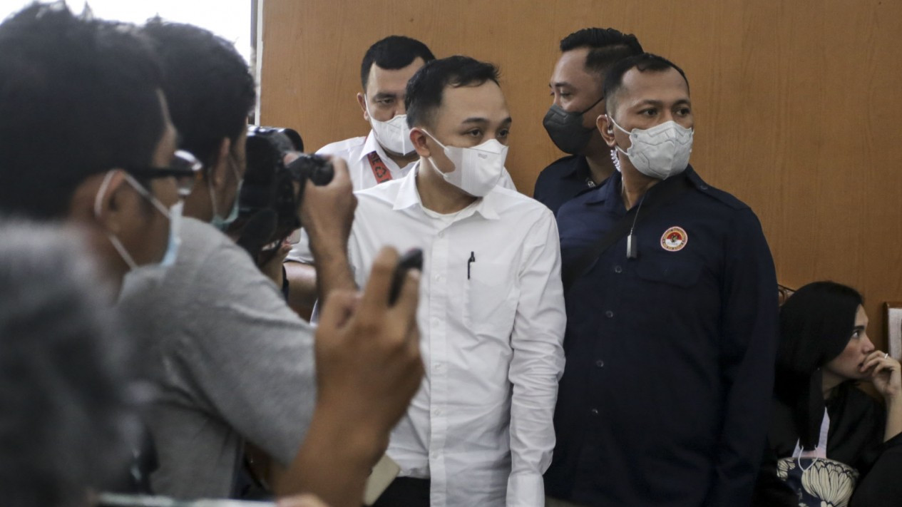Ricky Rizal Jadi Saksi Terdakwa Ferdy Sambo dan Putri - Vlix.id