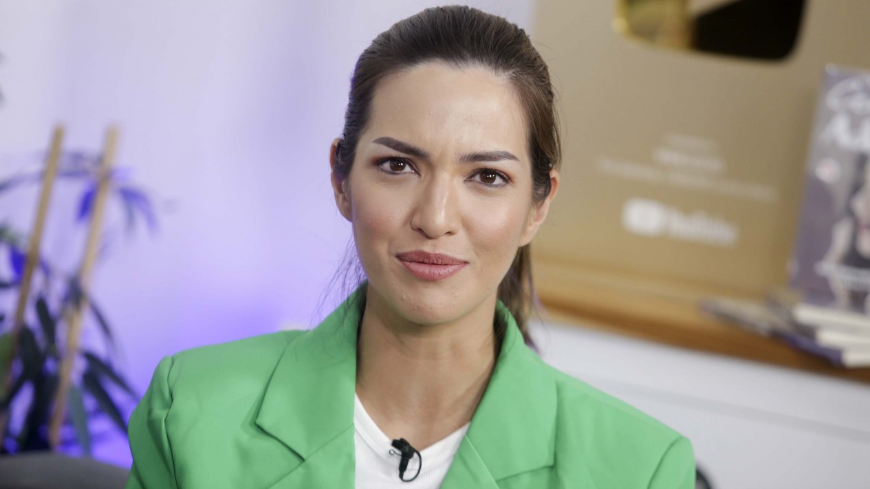 Wanwancara Khusus Nia Ramadhani Bakrie Tentang Cerita Ade