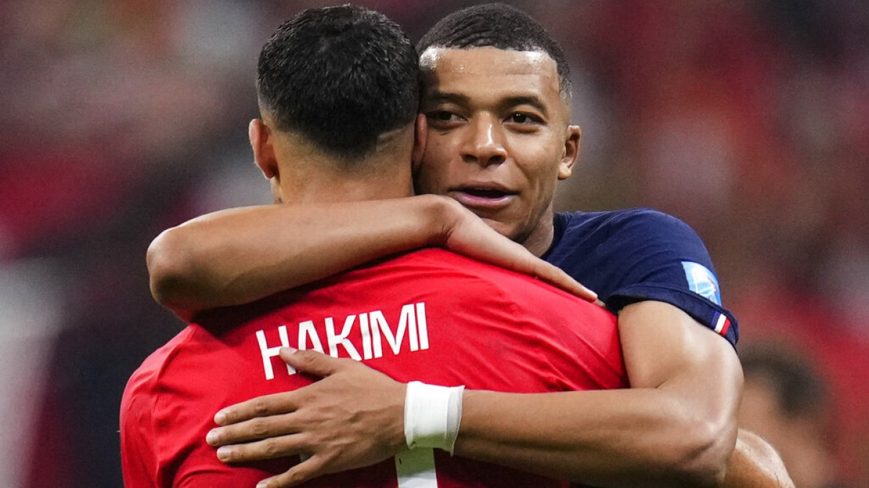 Momen Apik Bromance Mbappe dan Hakimi Usai Prancis Vs Maroko