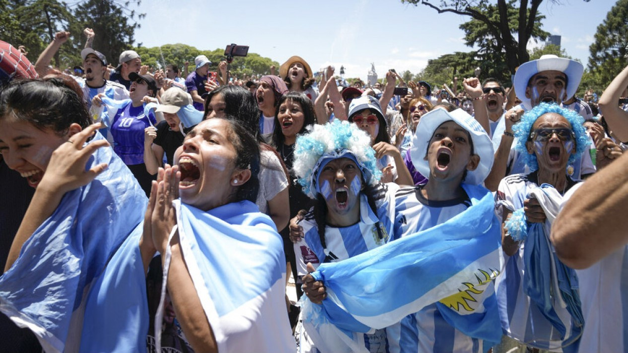 Fans Argentina Histeris Usai Messi Cetak Gol