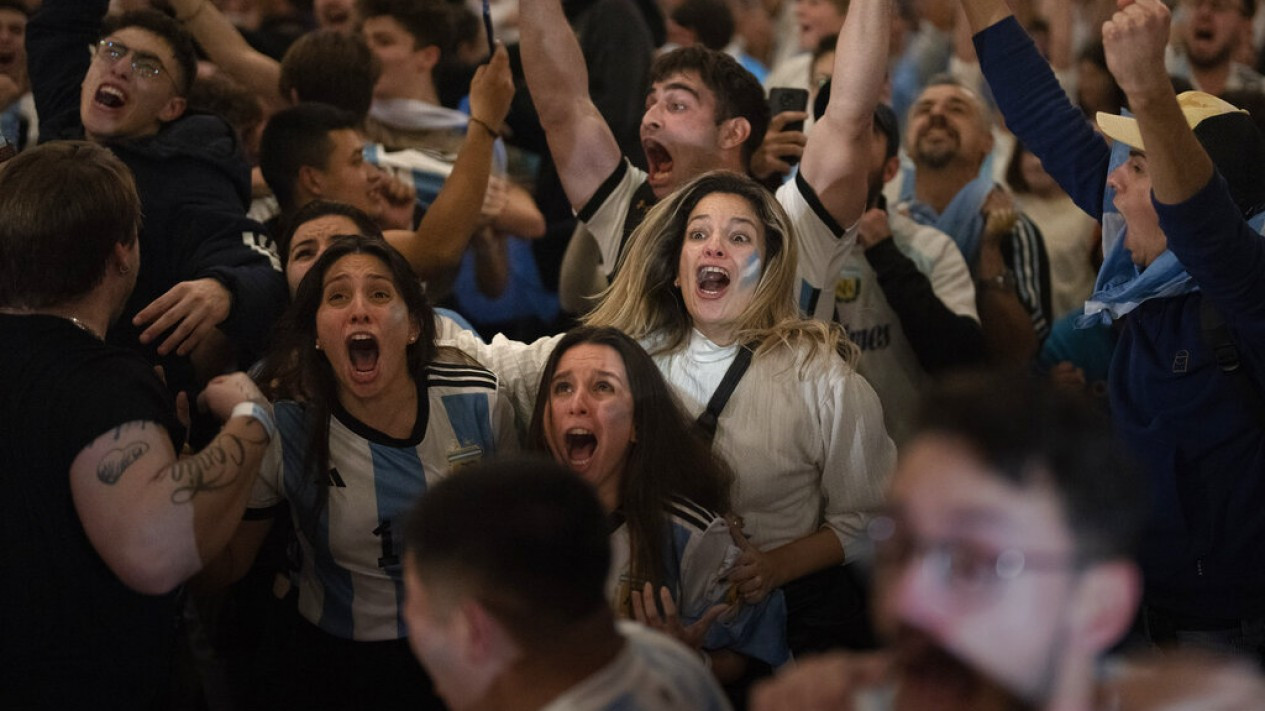 Luapan Emosi Para Fans Usai Argentina Juara Piala Dunia 2022