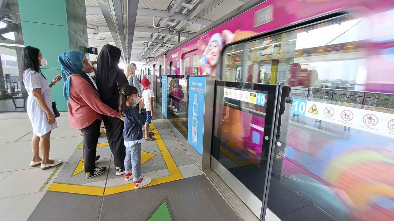 Liburan Sekolah, MRT Jakarta Diserbu Anak-anak