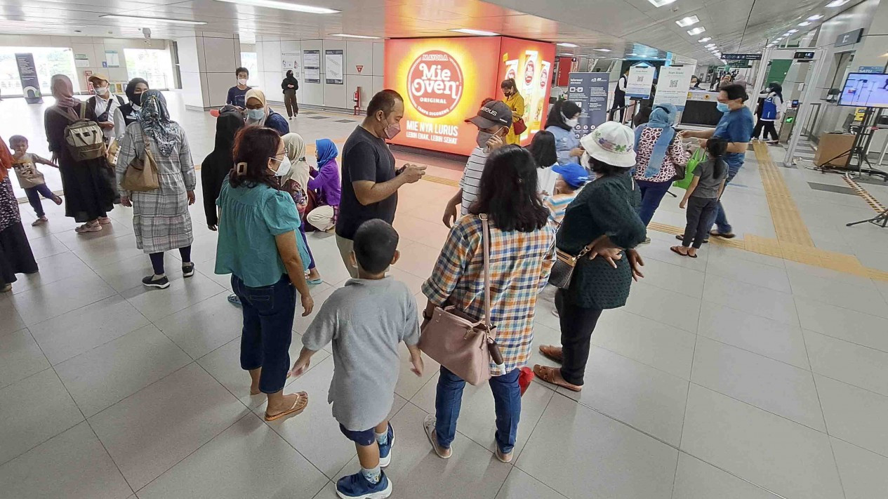 Liburan Sekolah, MRT Jakarta Diserbu Anak-anak