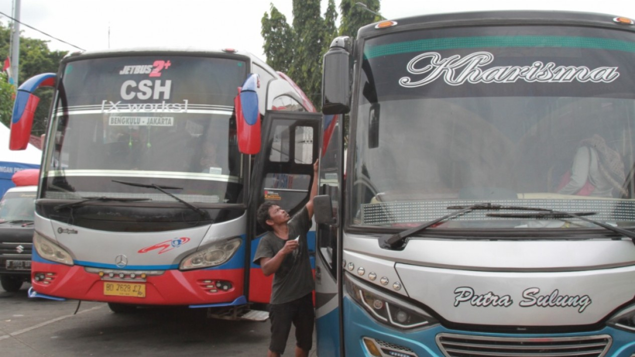 Liburan Panjang Sekolah, Masyarakat Padati Terminal Bus