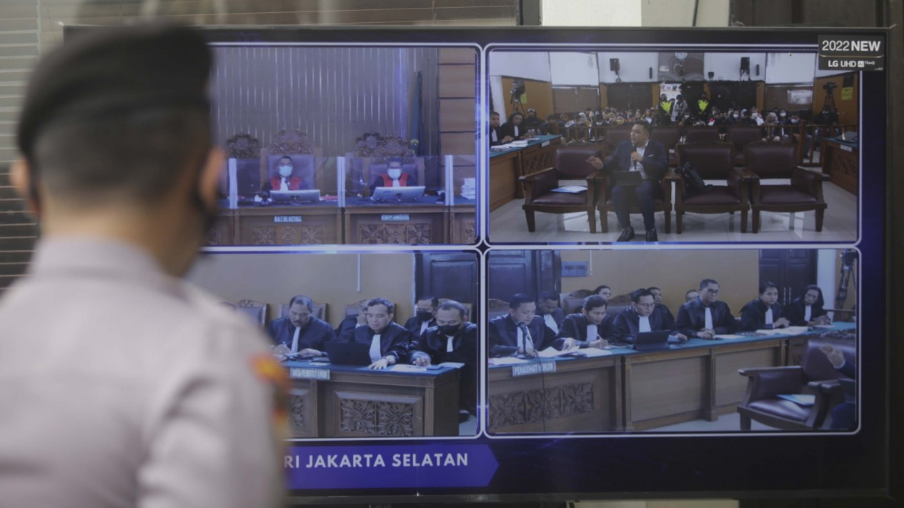 Sidang Lanjutan Bharada E - Vlix.id