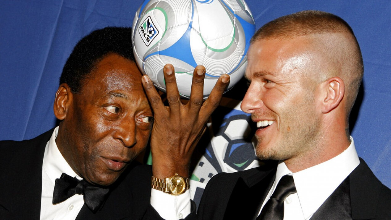 Potret Kenangan Pele Bersama Pesepakbola Top Dunia
