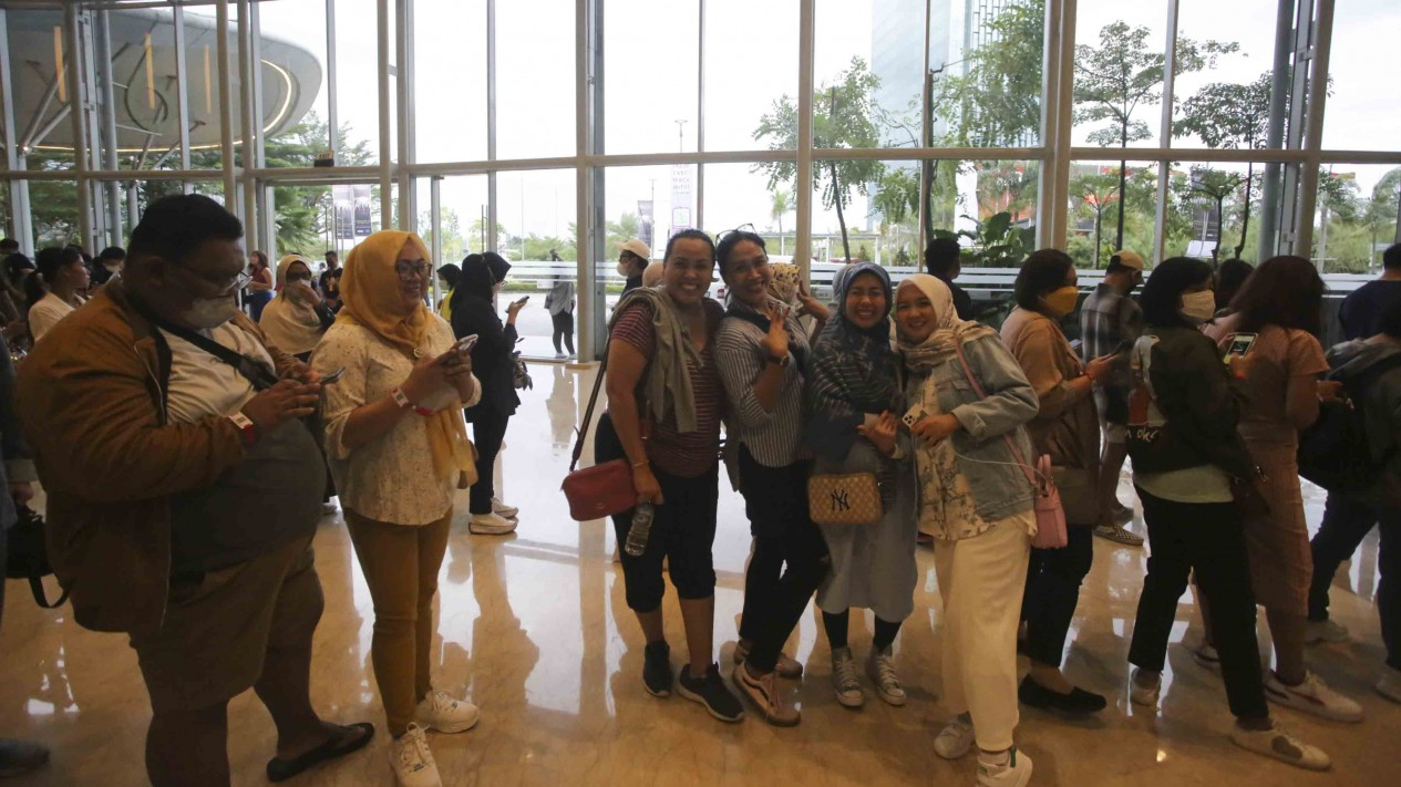 Antusias Penggemar Antri Konser Westlife