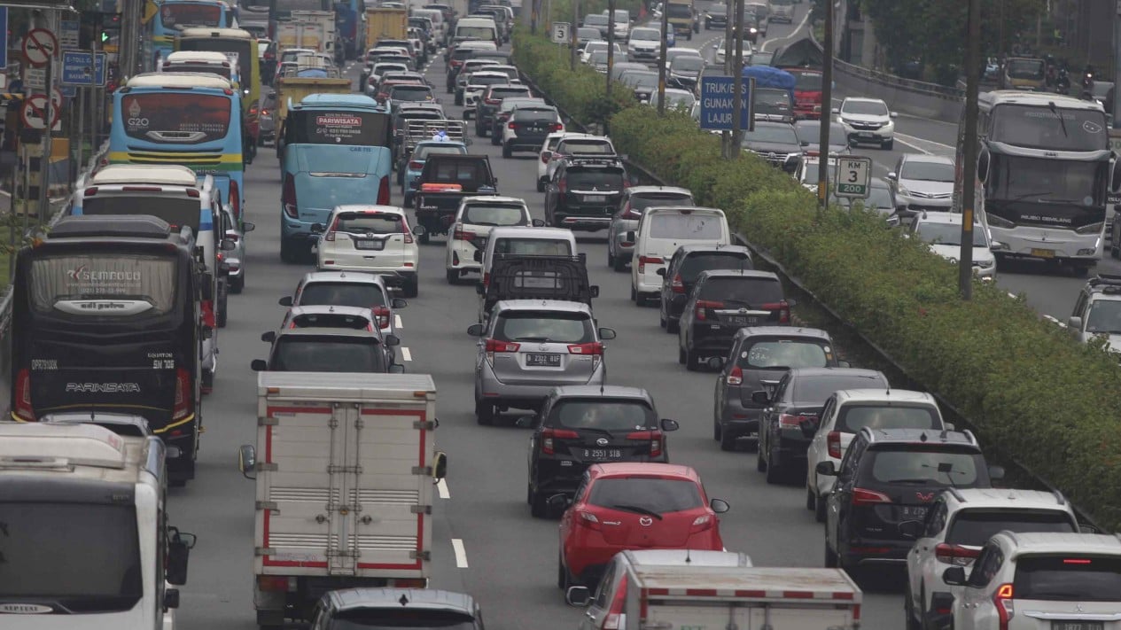 Kendaraan Bermotor Tambah Banyak, Macet Semakin Parah