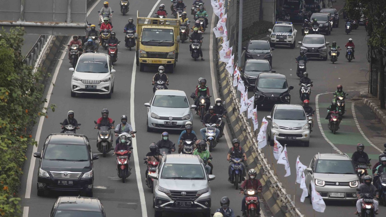 Kendaraan Bermotor Tambah Banyak, Macet Semakin Parah - Vlix.id