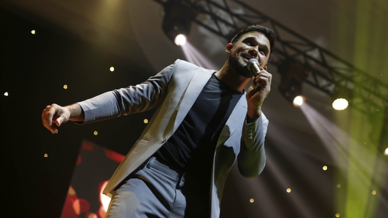 Penampilan Garteh Gates Buka Konser BLUE di Jakarta