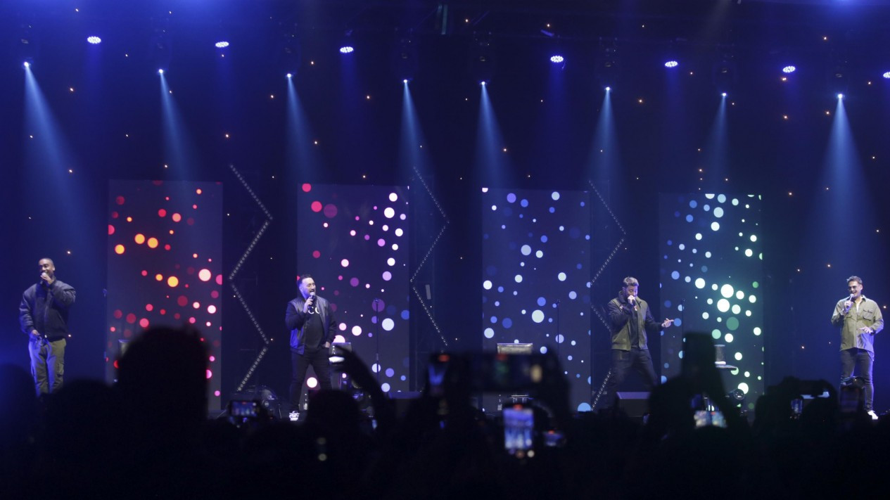 Konser BLUE di Jakarta