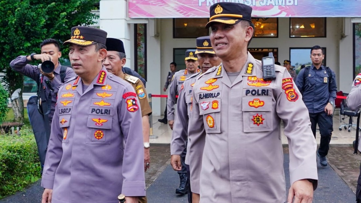 Kapolri Listyo Sigit Jenguk Kapolda Jambi