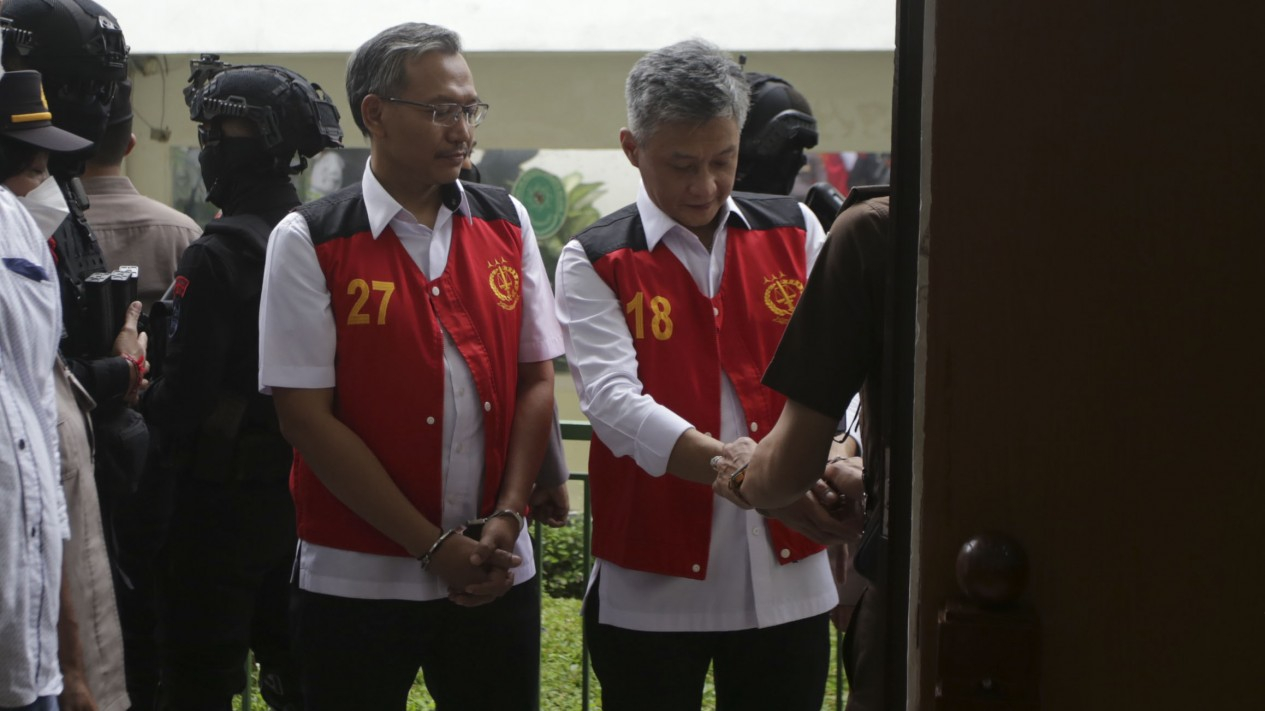 Hakim Belum Siap, Vonis Hendra Kurniawan dan Agus Ditunda