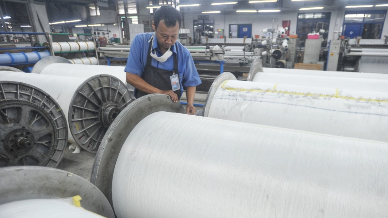 Melihat Proses Pembuatan Bahan Tekstil Daur Ulang