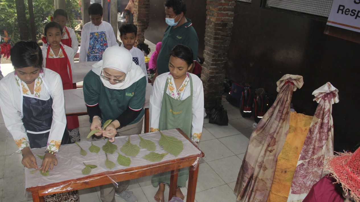 Pelatihan Keterampilan Di Sekolah Darurat Kartini
