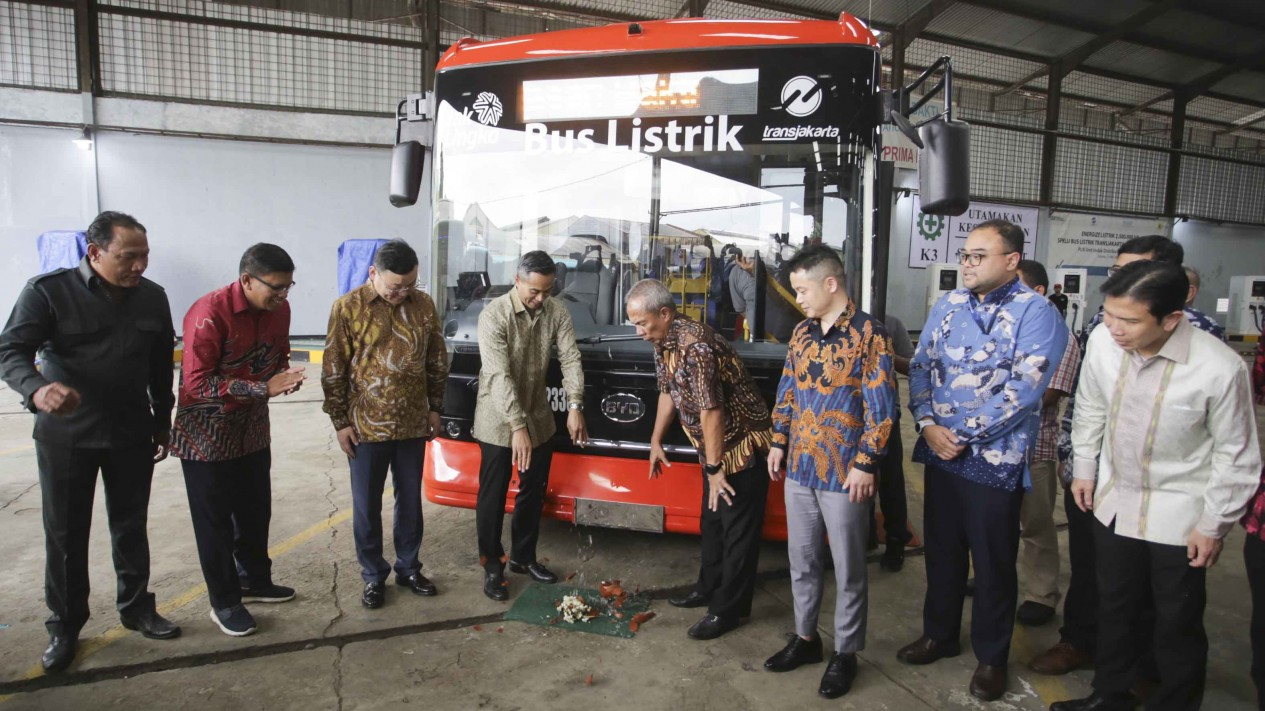 Grup Bakrie Kembali Hadirkan Armada Bus Listrik Di Jakarta - Vlix.id