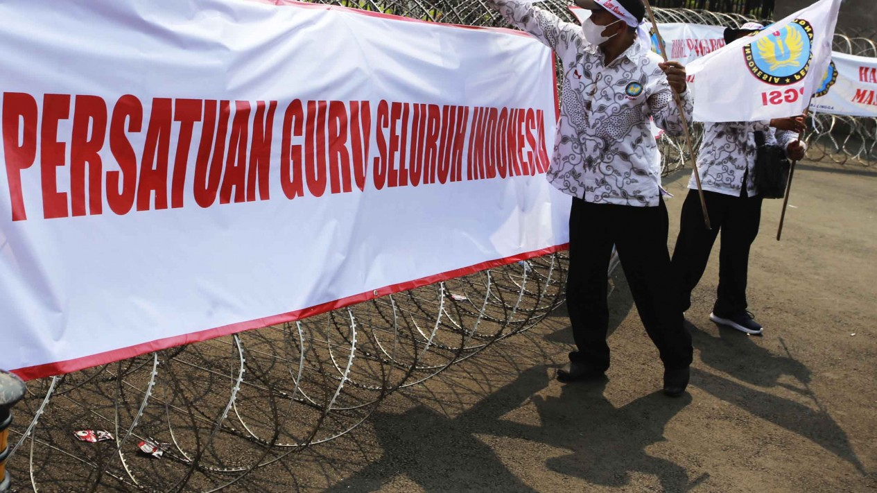Demo Guru di DPR RI