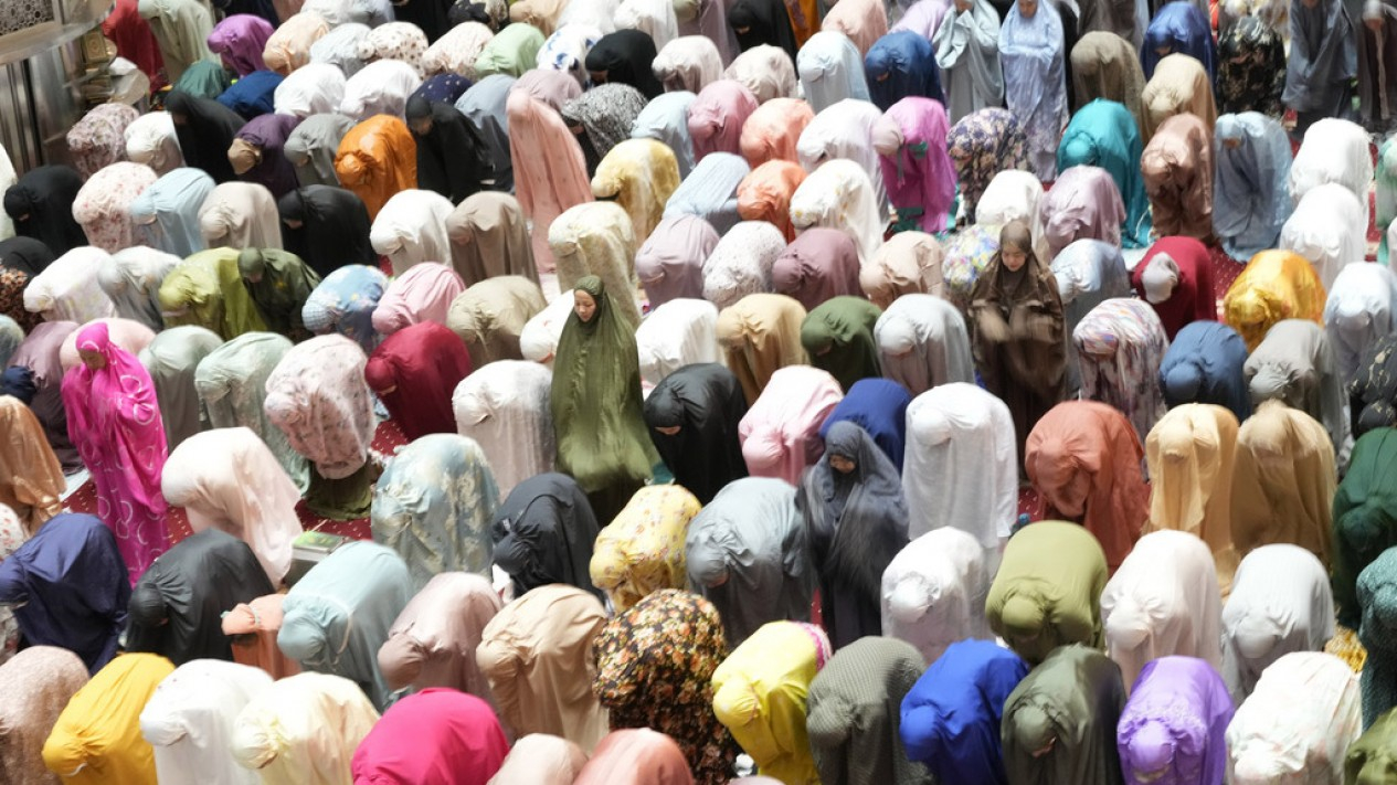 Shalat Tarawih Pertama Jelang Puasa Ramadan di Istiqlal