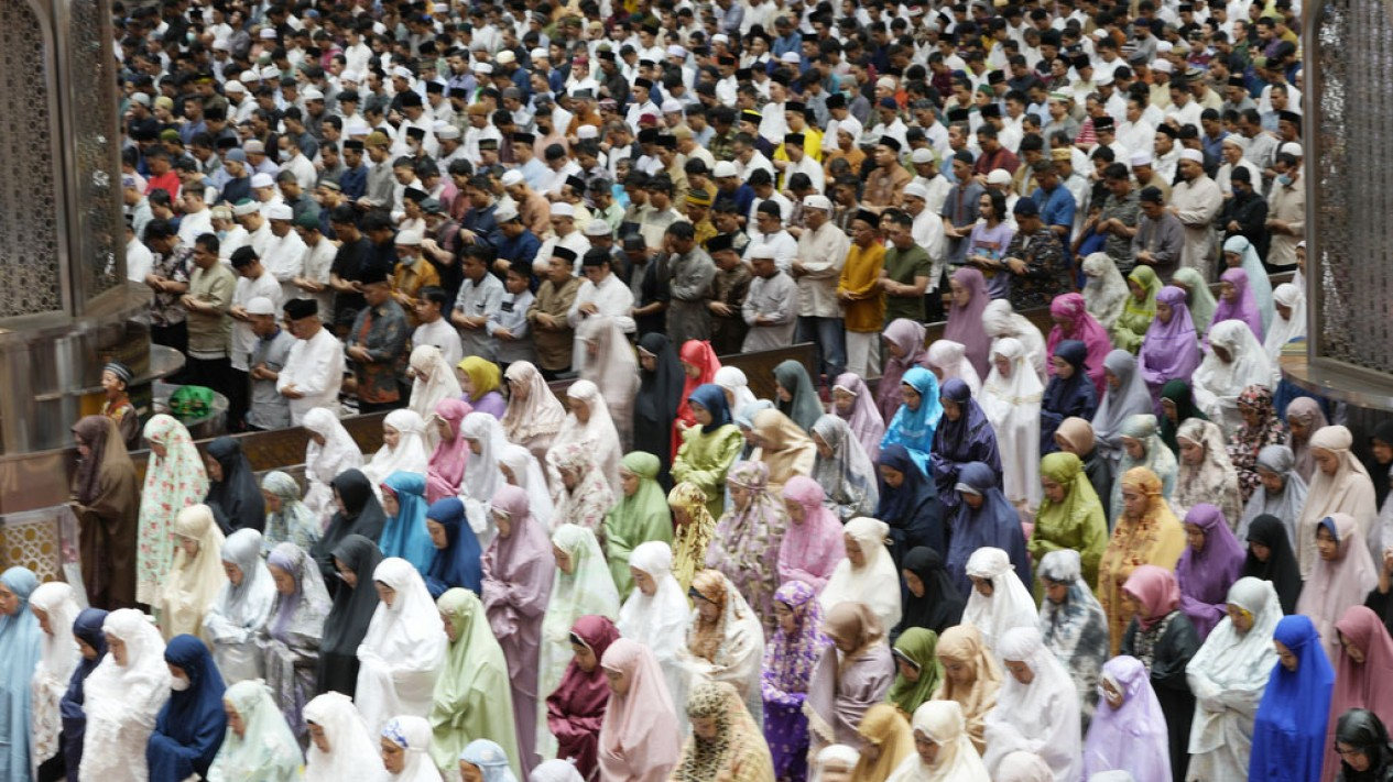 Shalat Tarawih Pertama Jelang Puasa Ramadan di Istiqlal