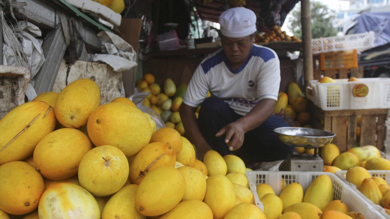 Belanja Timun Suri, Buah Khas Bulan Ramadan