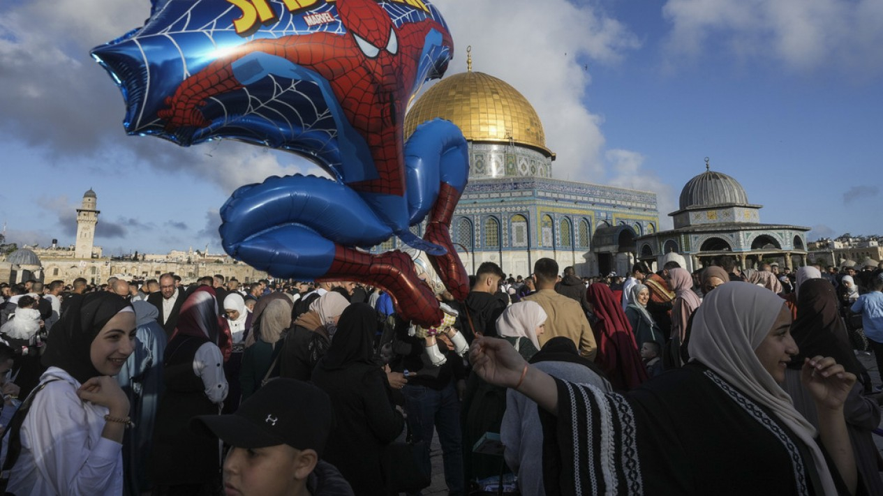 Warga Palestina Bersukacita Saat Idul Fitri di Masjidil Aqsa