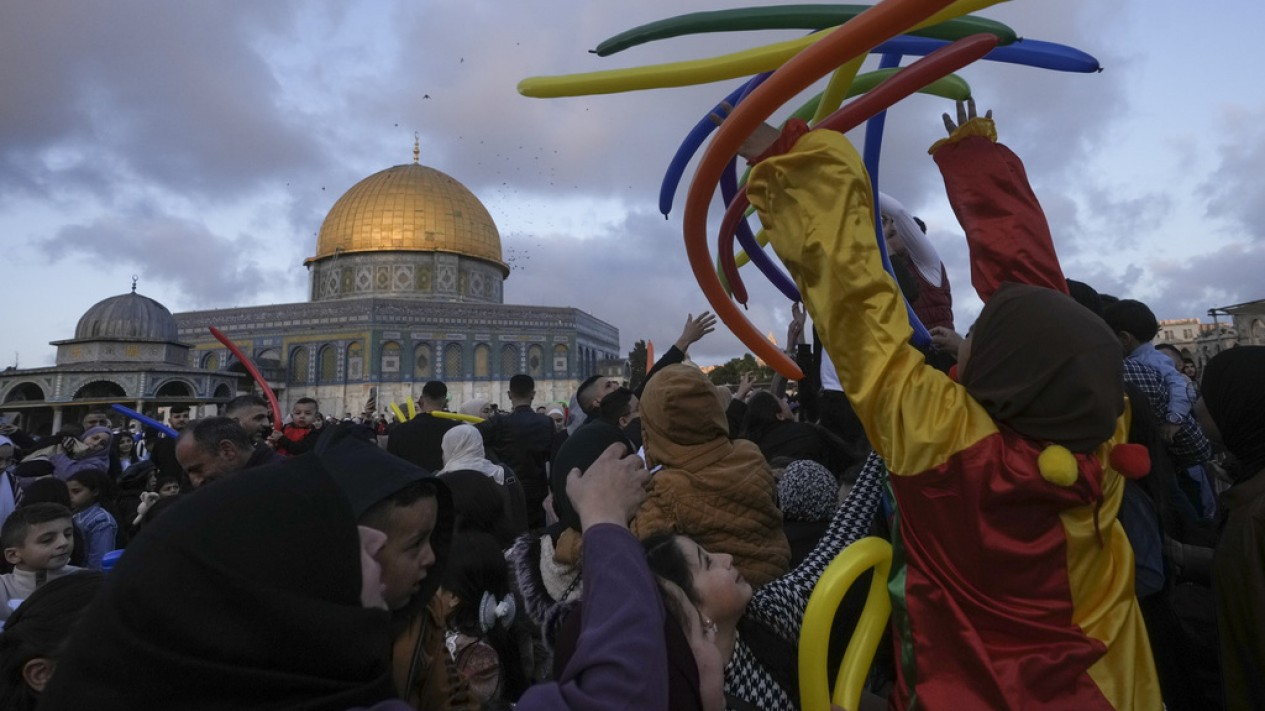 Warga Palestina Bersukacita Saat Idul Fitri di Masjidil Aqsa