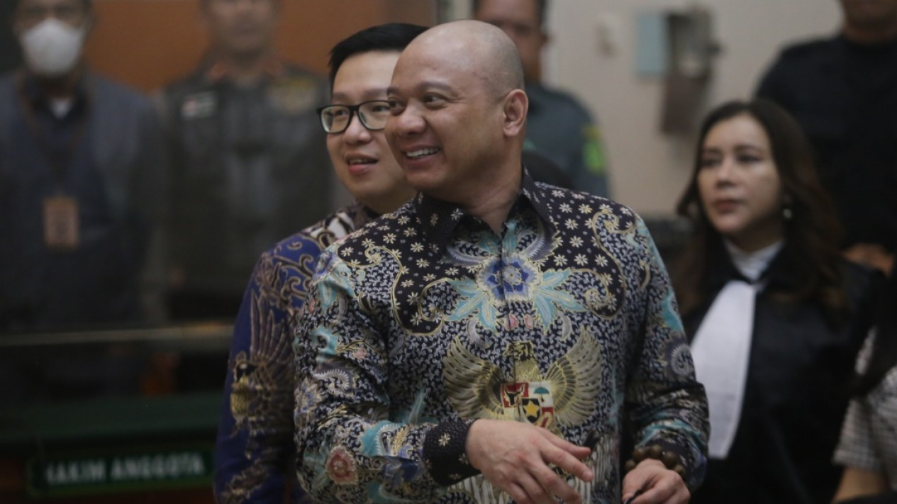 Ekspresi Teddy Minahasa Usai Vonis Seumur Hidup - Vlix.id