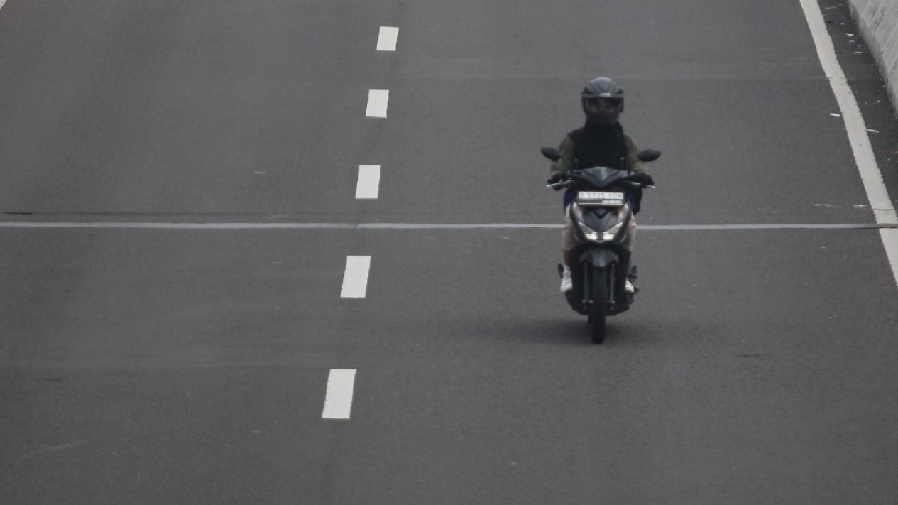 Bandel, Pemotor Nekat Lewat JLNT