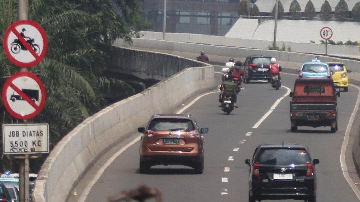 Bandel, Pemotor Nekat Lewat JLNT