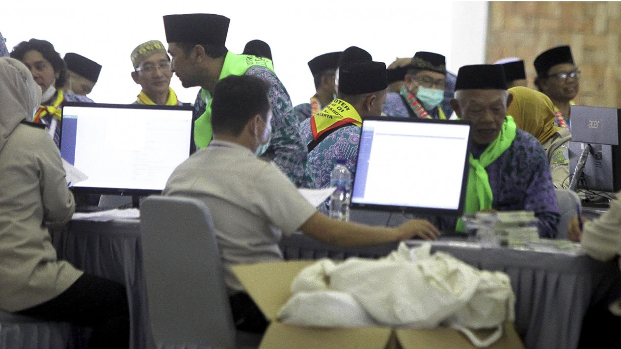 Keberangkatan Kloter Pertama Jamaah Haji Indonesia