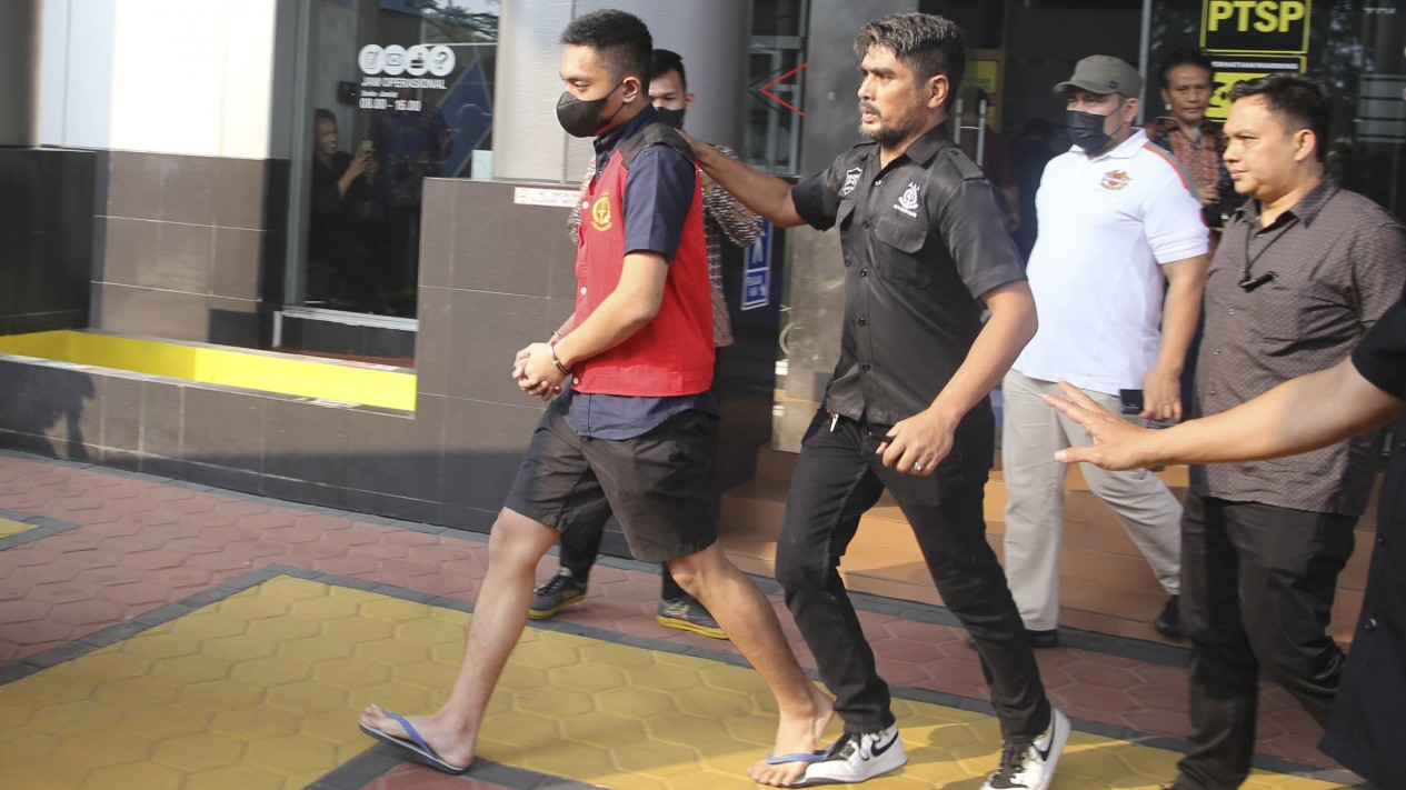 Pakai Rompi Tahanan Kejaksaan Mario Dandy cs Segera Disidang