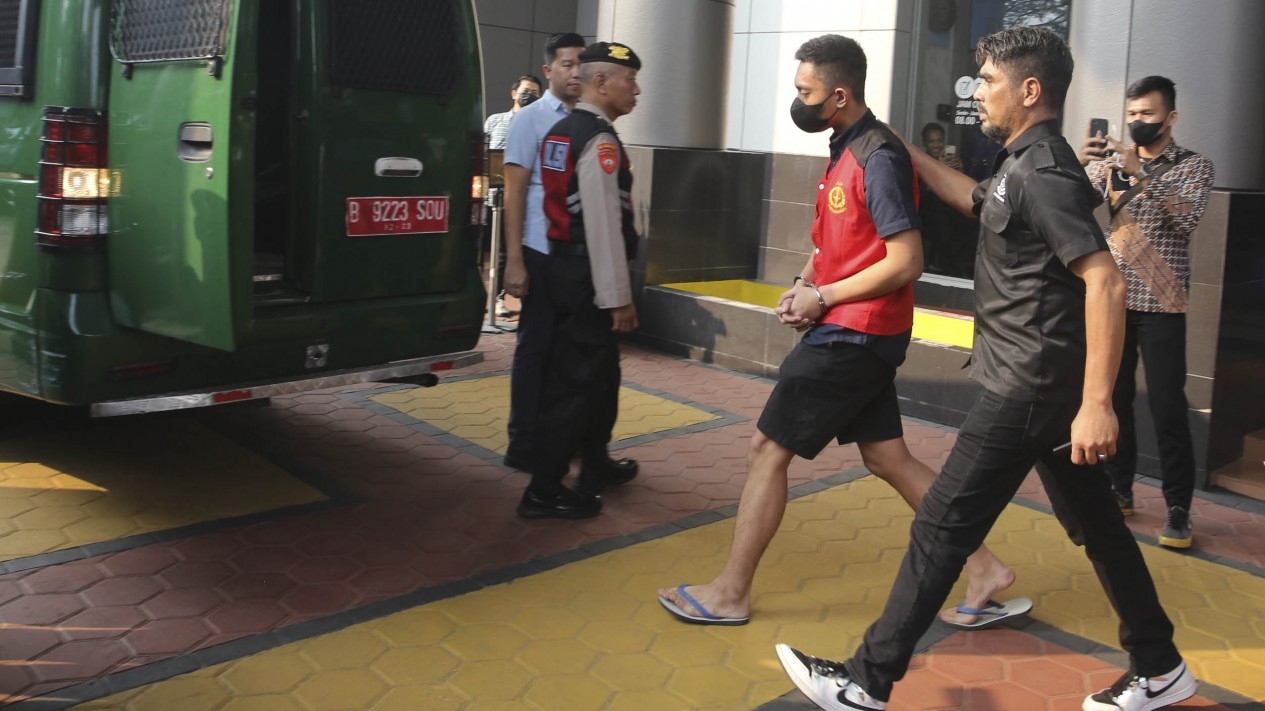 Pakai Rompi Tahanan Kejaksaan Mario Dandy cs Segera Disidang