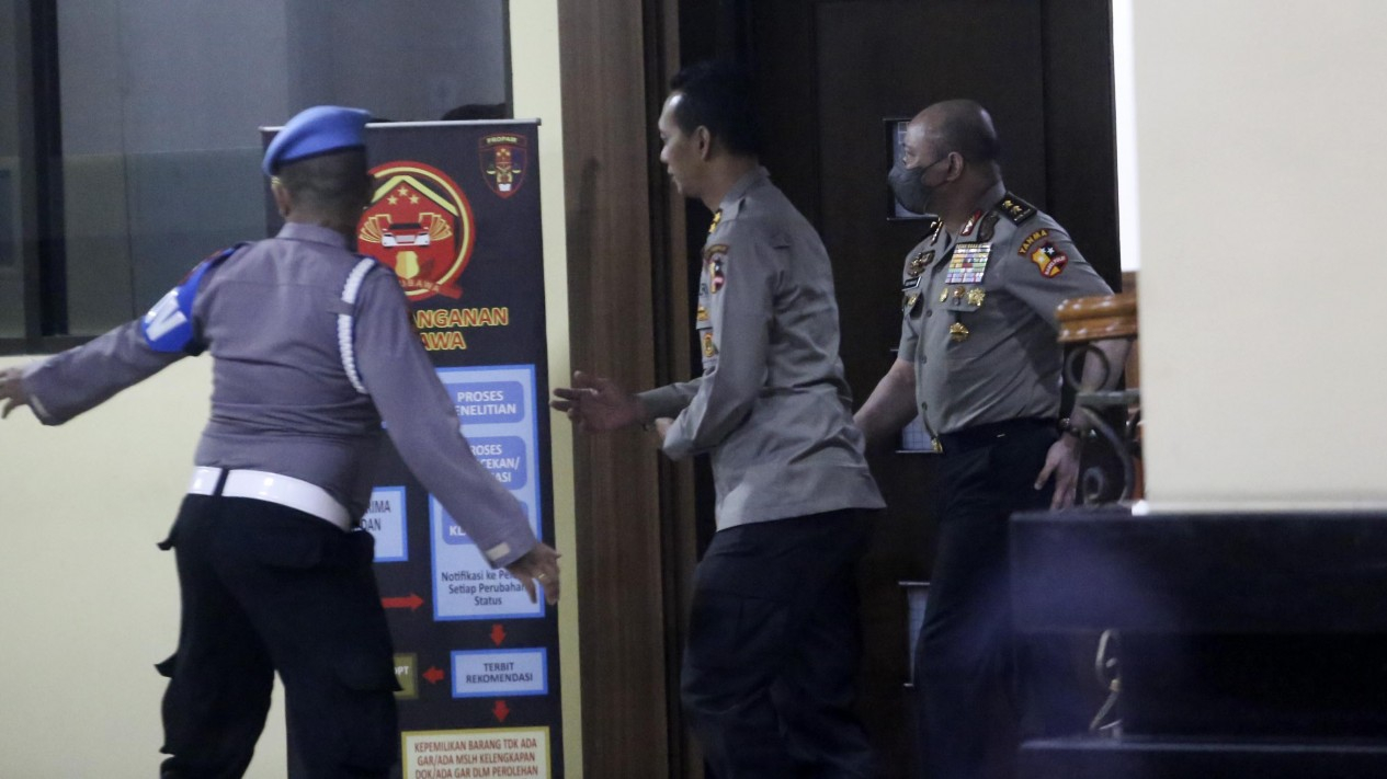 Sidang Kode Etik Teddy Minahasa