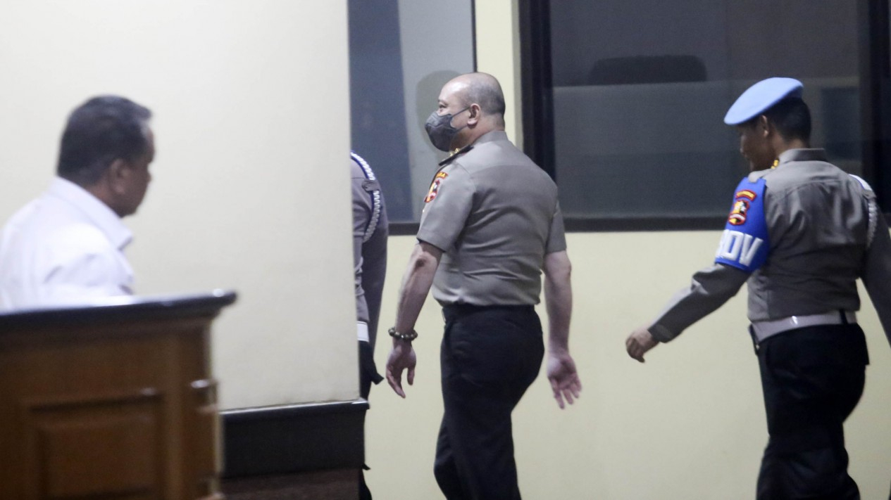 Sidang Kode Etik Teddy Minahasa