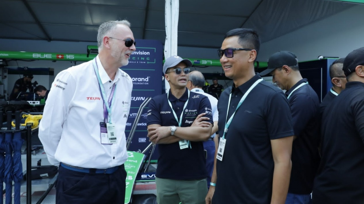 Anindya Bakrie Saksikan Gelaran Formula E