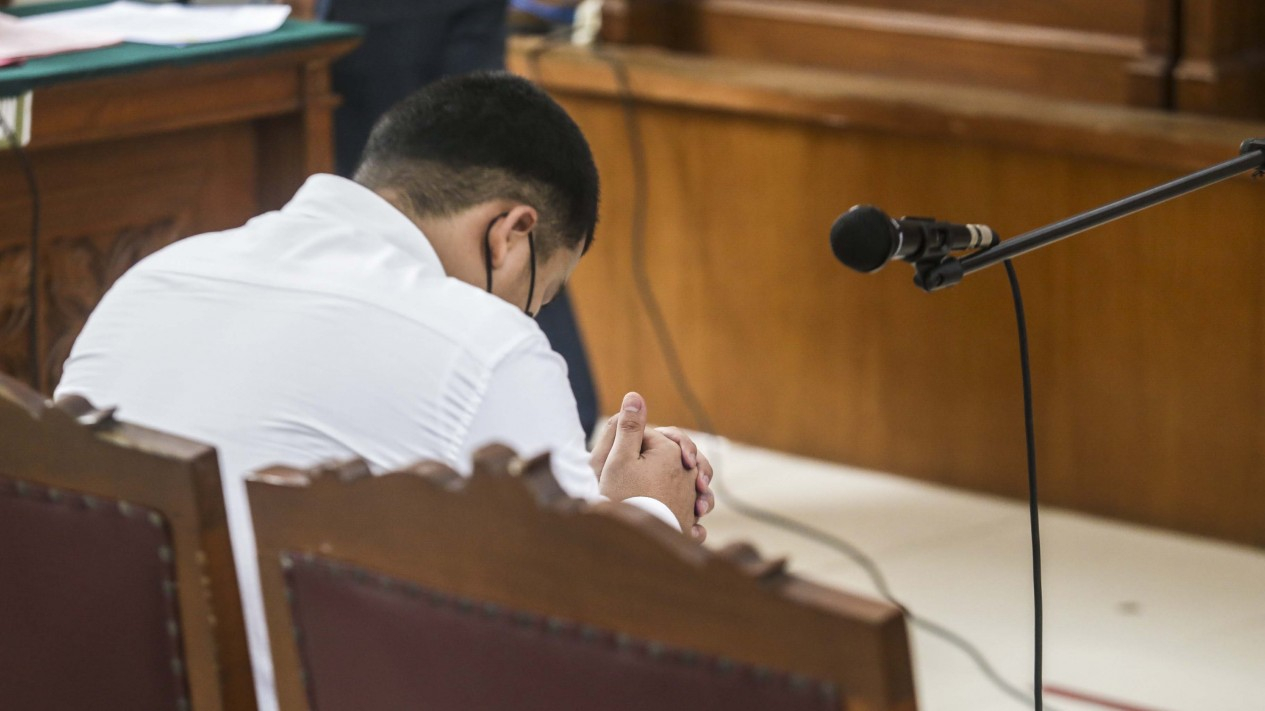Sidang Perdana Shane Lukas