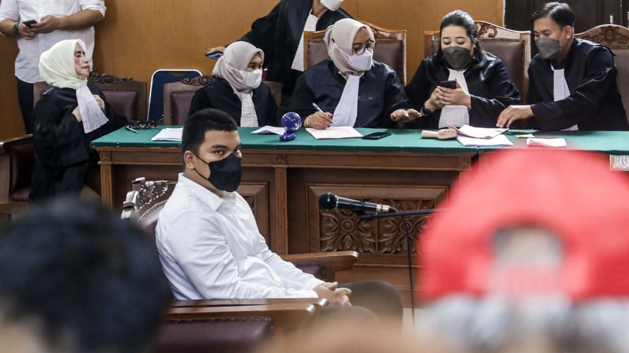 Sidang Perdana Shane Lukas