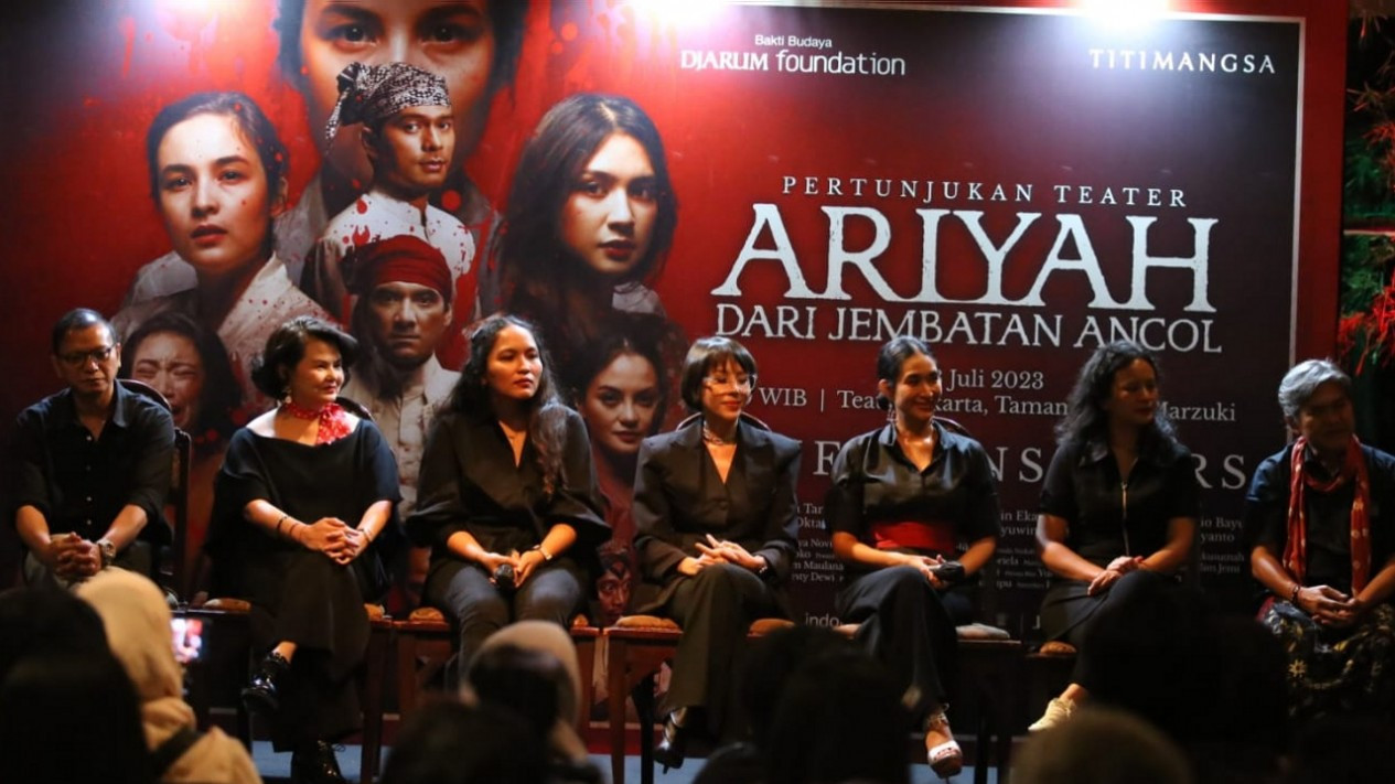 Jelang Pertunjukan Teater Ariyah Dari Jembatan Ancol