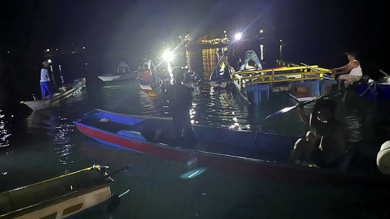 Proses Pencarian Korban Kapal Tenggelam