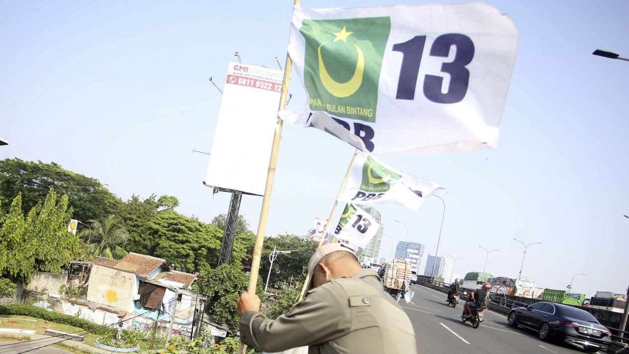 Penertiban Alat Peraga Kampanye