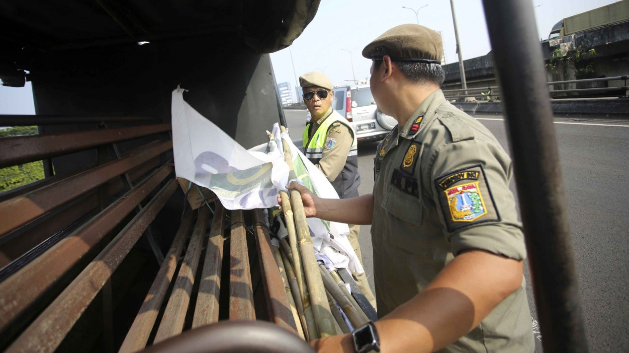 Penertiban Alat Peraga Kampanye