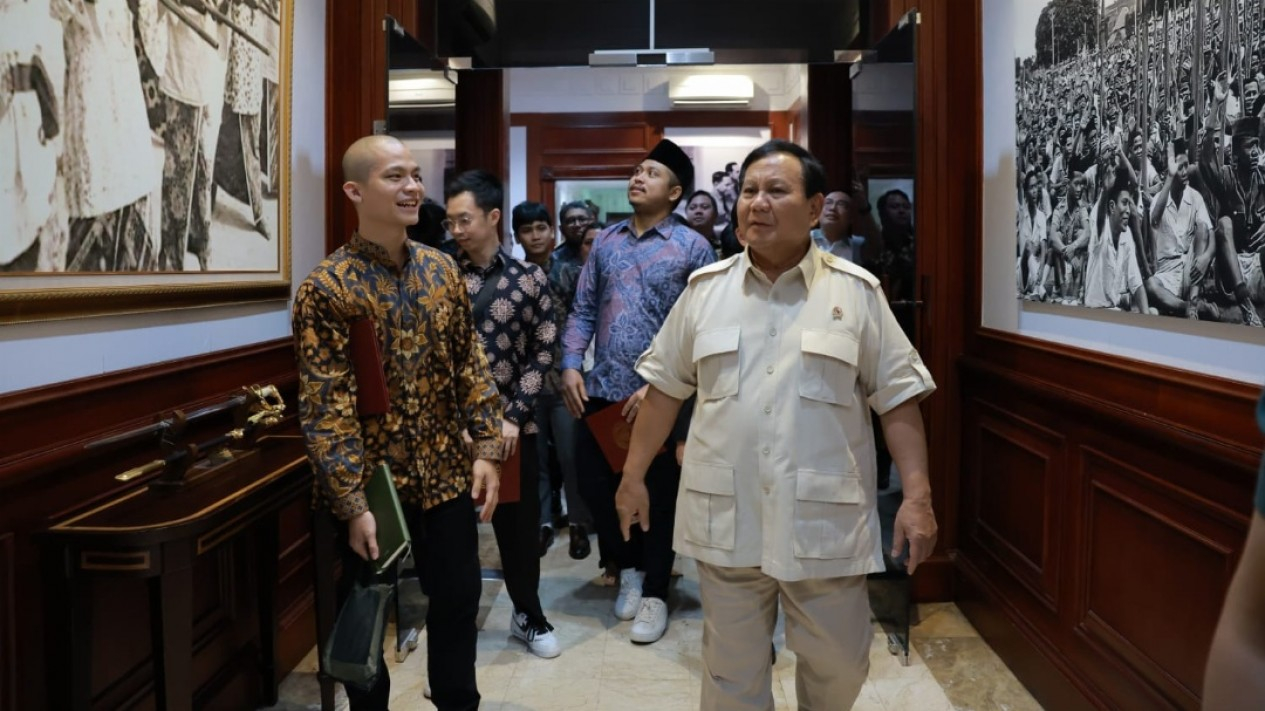 Momen Bintang Emon hingga Young Lex Main ke Kantor Prabowo
