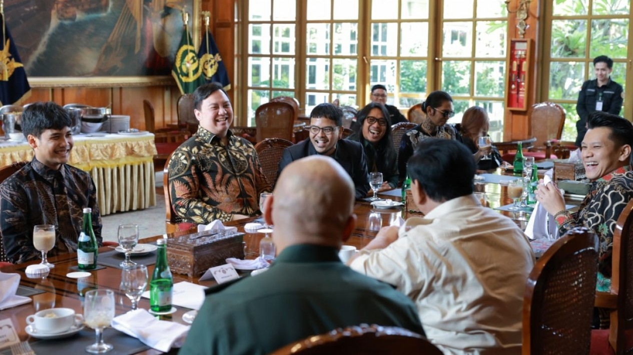 Momen Bintang Emon hingga Young Lex Main ke Kantor Prabowo