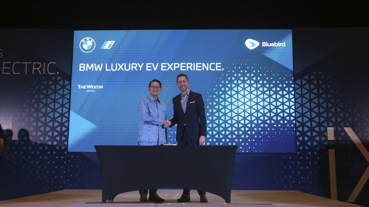 BMW iX, Kendaraan Full Listrik Premium Hadir di Hotel Mewah