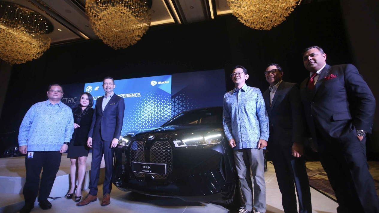 BMW iX, Kendaraan Full Listrik Premium Hadir di Hotel Mewah